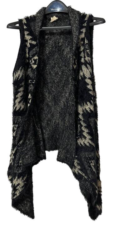 saga Jackets & Blazers - Saga Fuzzy Geometric Vest Size M/L